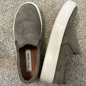 Women’s Size 6.5 Steve Madden Slip On Shoe